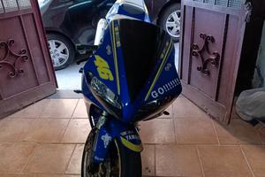 Yamaha R1 