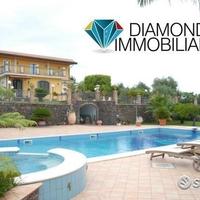 Esclusiva villa con piscina a Fiumefreddo