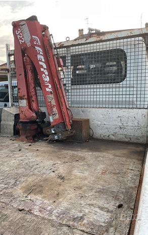 Fiat Ducato con GRU FERRARI 322 e cassone fisso