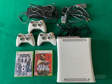 Xbox 360 bianca + 3 joypad + 2 giochi