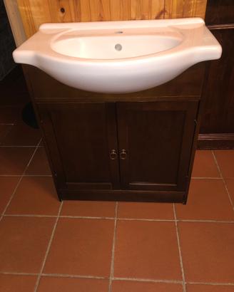 Mobile arte povera con lavabo per bagno