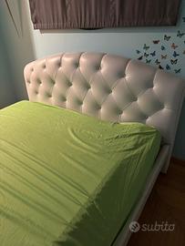 Letto Poltrona Frau di pelle azzurra 186x200cm