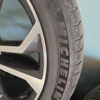 Cerchi lega e pneumatici estivi