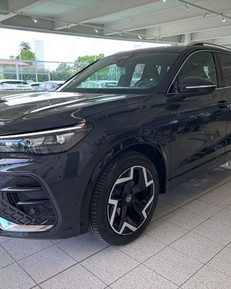 VOLKSWAGEN TIGUAN 1.5 etsi R-Line 150cv dsg