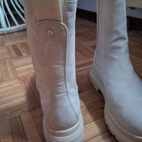 Scarpe  simil anfibi Bata