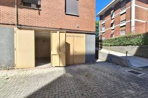 Box / Garage di 14 m² a Bresso