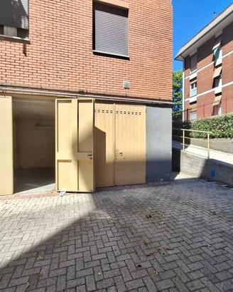 Box / Garage di 14 m² a Bresso
