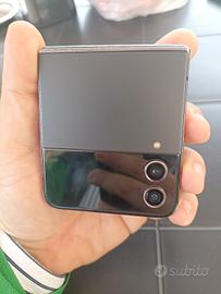 Samsung Z Flip 4