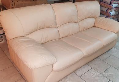 Divano tre posti pelle