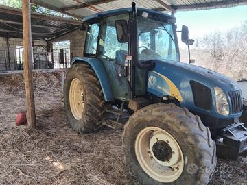 trattore agricolo new holland