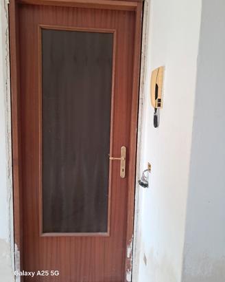 porte interne n.3 con vetri e maniglie