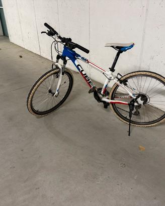 MOUNTAINBIKE
