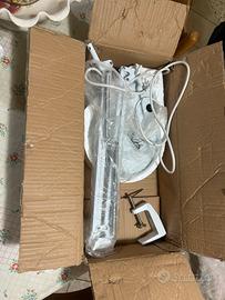 Vaporizzatore viso e lampada da tavolo con led