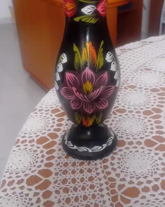 vaso in legno decorato a mano 