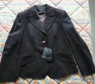 Completo da donna Sorgente