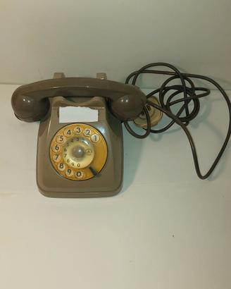 2 vecchi telefoni a ruota 