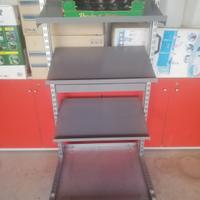 Carrello con ripiani