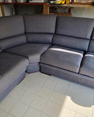 DIVANO ANGOLARE  6/7 posti a sedere