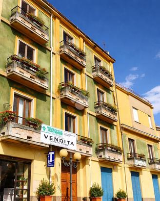 2 LOCALI A VALLEROTONDA