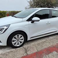 Clio full hybrid '21 127k km garanzia 1 anno