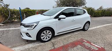 Clio full hybrid '21 127k km garanzia 1 anno