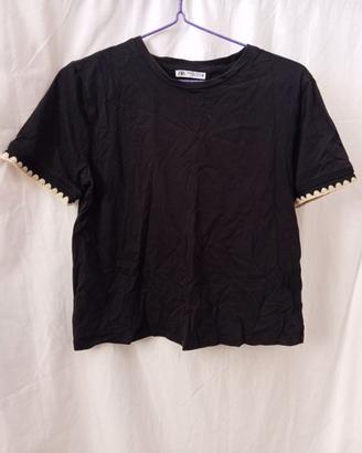 T-shirt nera Zara a maniche corte