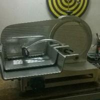 Affettatrice elettrica lama verticale 30cm/300mm