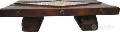 Tavolino in legno con mosaico