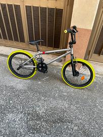 BMX B'Twin Wipe 520