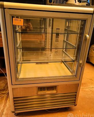 🧁❄️ VETRINA REFRIGERATA SU RUOTE – PER DOLCI ❄️🛞