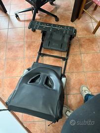 Postazione racing compatibile con tutti i volanti