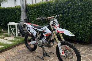 Yamaha yz 250 monster edition-TRIPLA OMOLOGAZIONE
