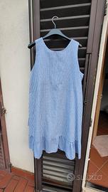 vestito a righe bianco e celeste