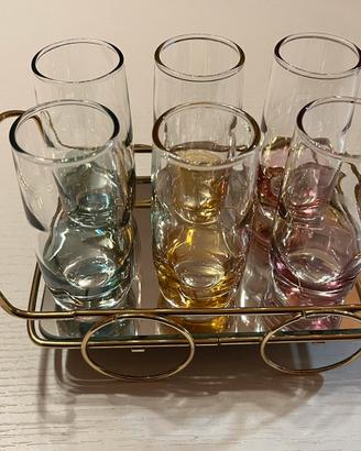 Bicchierini per liquore con carrello.