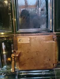 Stufa tirolese in maiolica