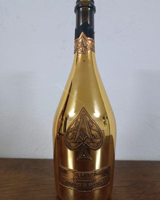 BOTTIGLIE CHAMPAGNE E DISTILLATI RICICLO CREATIVO