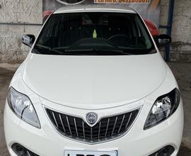Lancia Ypsilon 1.0 FireFly 5 porte S&S Hybrid Albe