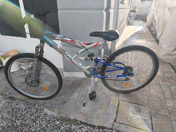 bicicletta mountain bike 26 freno a disco ammortiz