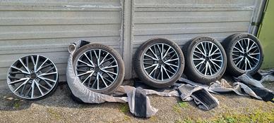 Cerchi e gomme estive R18 C-HR TOYOTA
