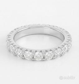 Anello Eternity in Argento con Moissanite 0,1 CT