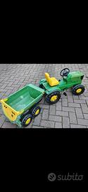 Trattore con rimorchio John  Deere