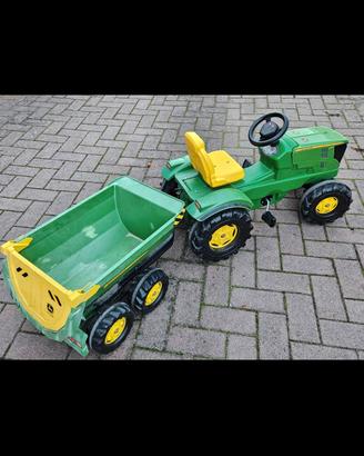 Trattore con rimorchio John  Deere