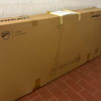 Monopattino elettrico ANCORA IMBALLATO: DUCATI