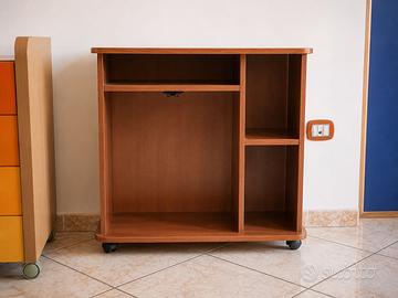 Mobile porta TV/ porta PC/libri in legno con ruote