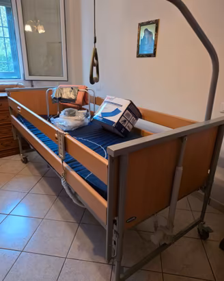 Letto elettrico Invacare e materasso antidecubito