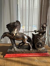 Scultura argento biga romana