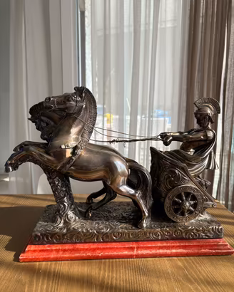 Scultura argento biga romana