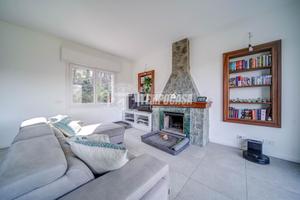 VILLA SINGOLA RISTRUTTURATA CON AMPIO GIARDINO DI