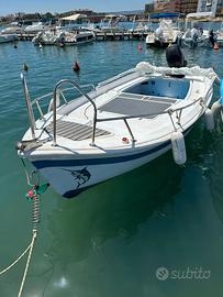 Barca 4.80 mt con motore Siracusa