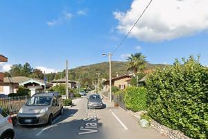 Luminoso bilocale arredato con balcone -Marchirolo